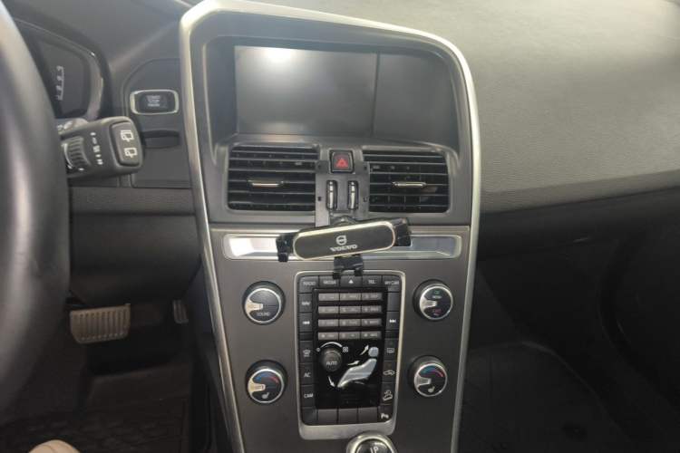 Used Volvo XC60 2014 T6 Zhiyi Edition Audio And AC Panel