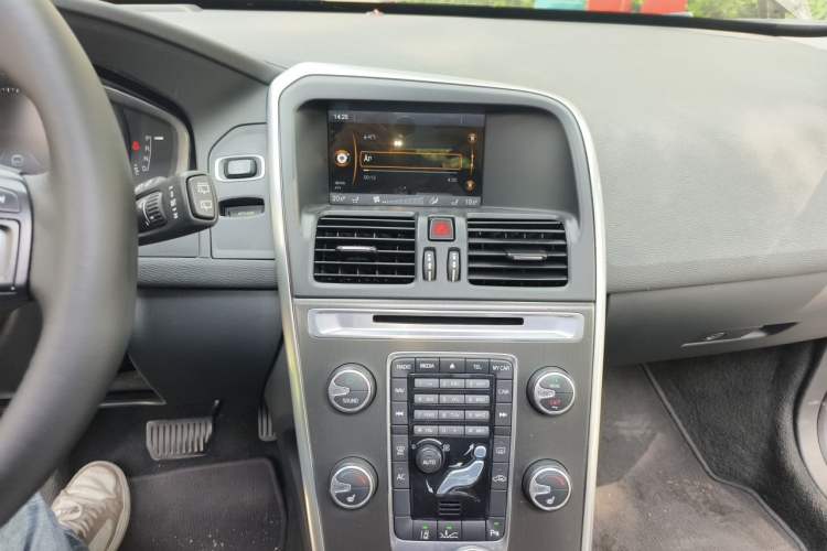 Used Volvo XC60 2014 T5 Zhiya Edition Audio And AC Panel