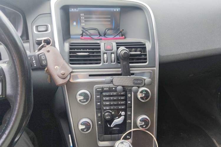 Used Volvo XC60 2014 T5 Zhiyi Edition Audio And AC Panel