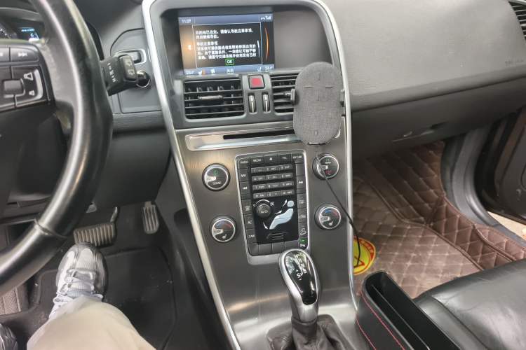 Used Volvo XC60 2014 T6 Zhiyi Edition Audio And AC Panel