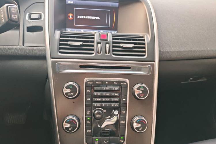 Used Volvo XC60 2014 T5 Zhiya Edition Audio And AC Panel