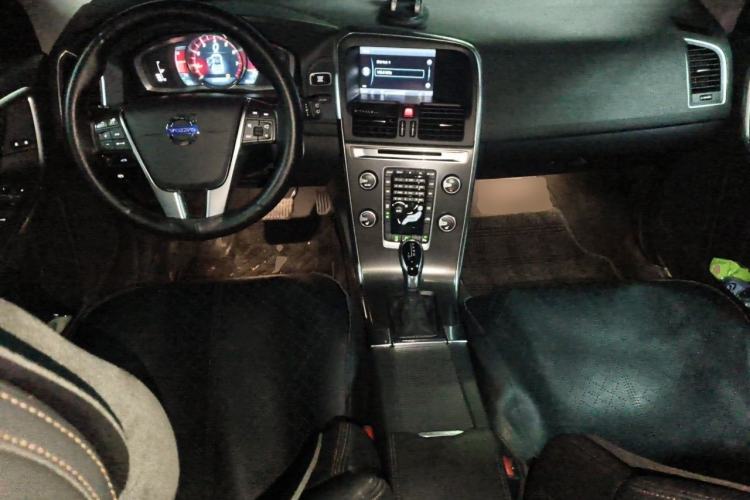 Used Volvo XC60 2014 T5 Zhiya Edition Center Console