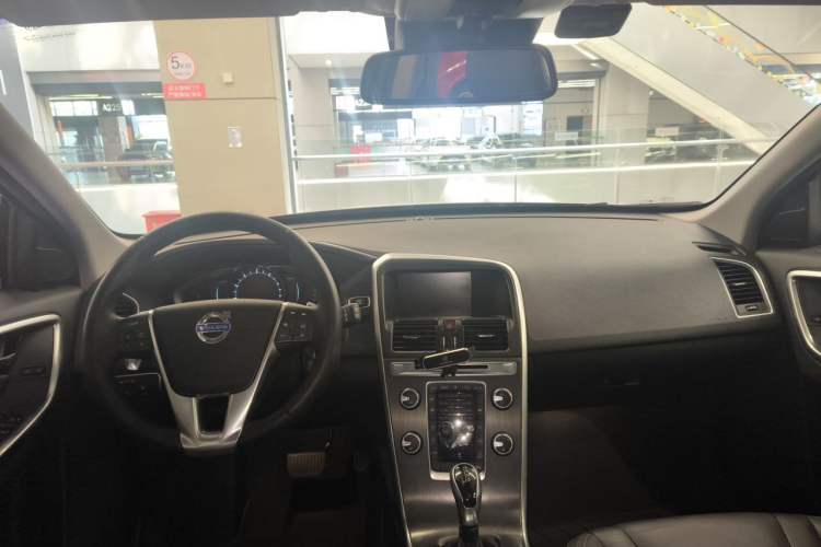 Used Volvo XC60 2014 T6 Zhiyi Edition Center Console
