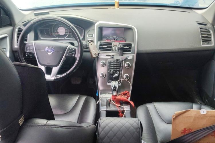 Used Volvo XC60 2014 T5 Zhiyi Edition Center Console