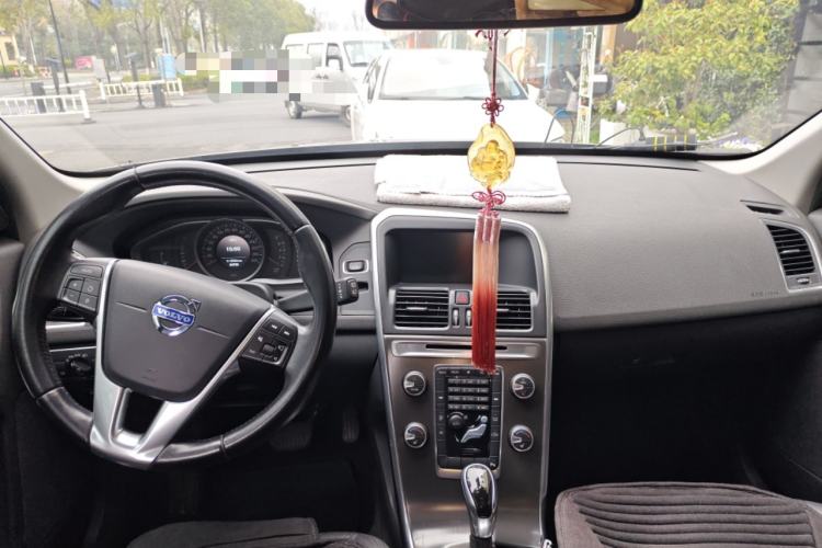 Used Volvo XC60 2014 T5 Zhiyi Edition Center Console