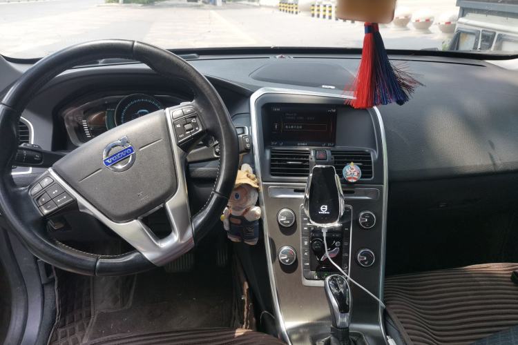 Used Volvo XC60 2014 T6 Zhiya Edition Center Console