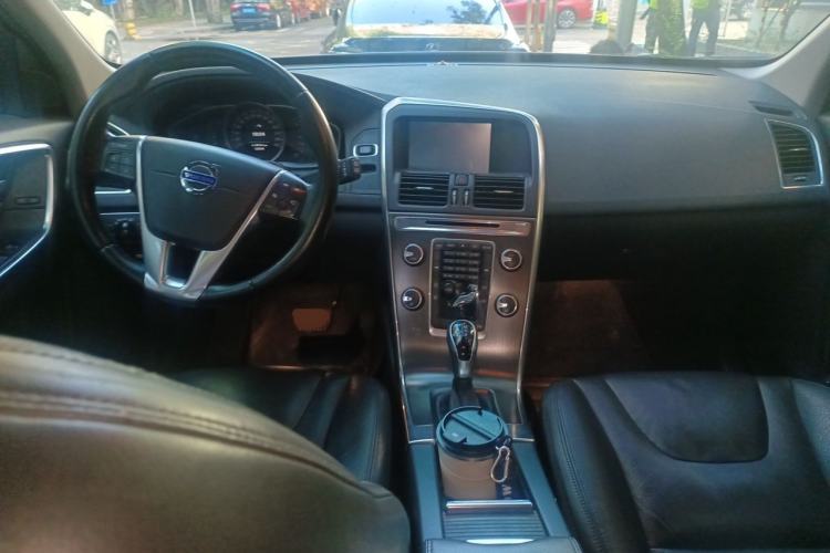 Used Volvo XC60 2014 T5 Zhiyi Edition Center Console