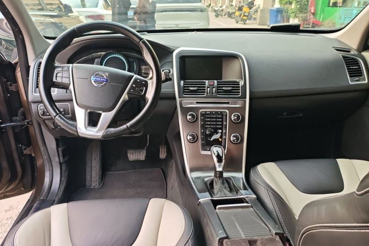 Used Volvo XC60 2014 T5 Zhiya Edition Center Console