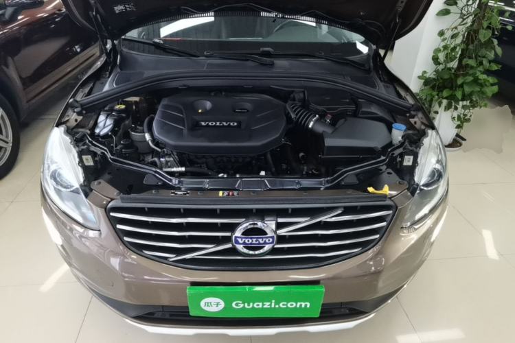 Used Volvo XC60 2014 T5 Zhiyi Edition Engine Bay