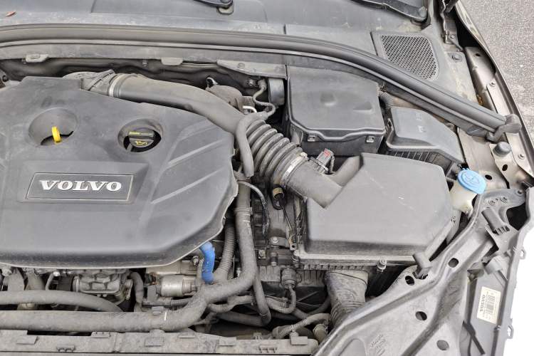 Used Volvo XC60 2014 T5 Zhiyi Edition Engine Bay Left