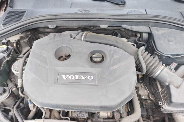 Used Volvo XC60 2014 T5 Zhiyi Edition Engine Bay