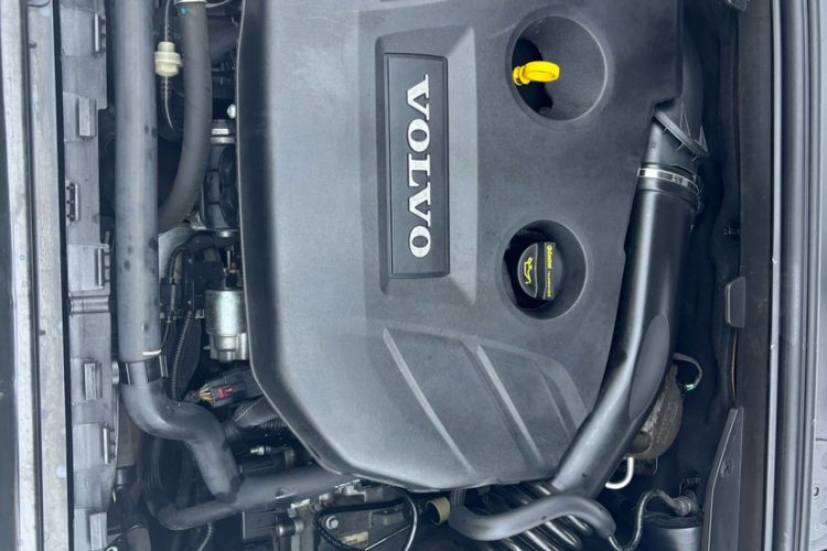 Used Volvo XC60 2014 T5 Zhiya Edition Engine Bay
