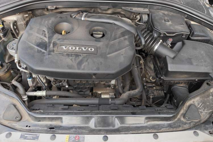 Used Volvo XC60 2014 T5 Zhiyi Edition Engine Bay