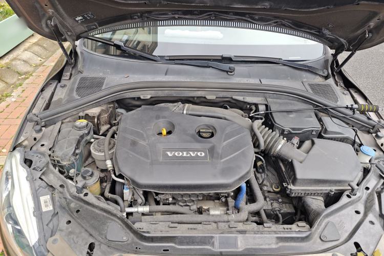 Used Volvo XC60 2014 T5 Zhiyi Edition Engine Bay