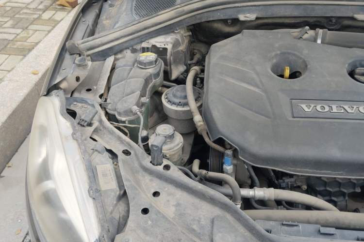 Used Volvo XC60 2014 T5 Zhiyi Edition Engine Bay Right