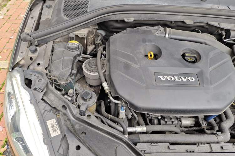Used Volvo XC60 2014 T5 Zhiyi Edition Engine Bay Right