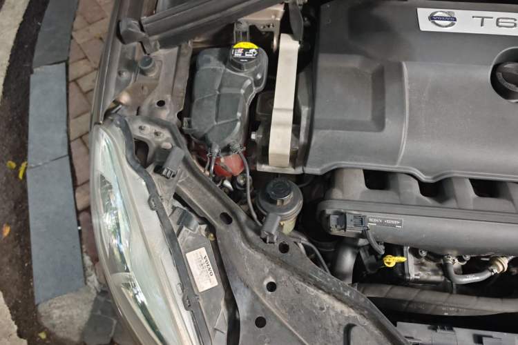Used Volvo XC60 2014 T6 Zhiyi Edition Engine Bay Right