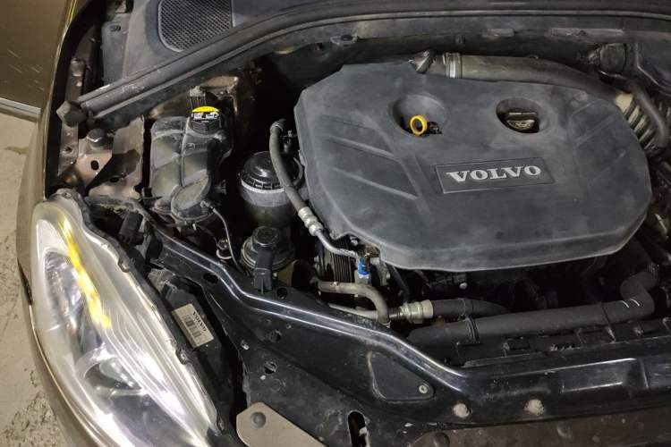 Used Volvo XC60 2014 T5 Zhiya Edition Engine Bay Right
