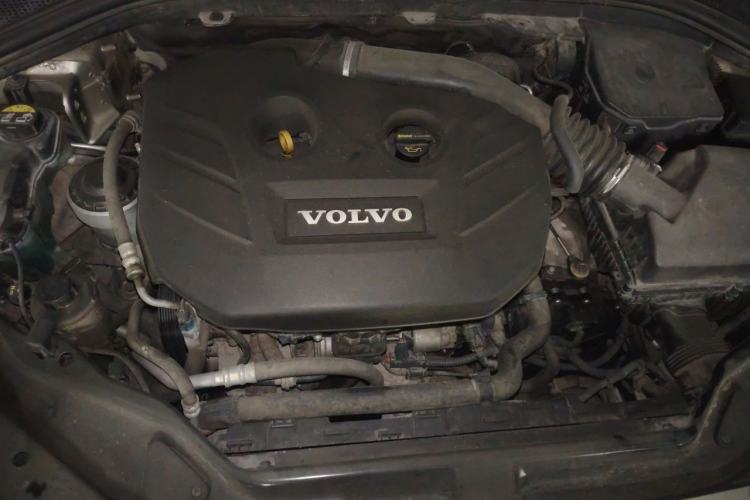 Used Volvo XC60 2014 T5 Zhiyi Edition Engine Bay