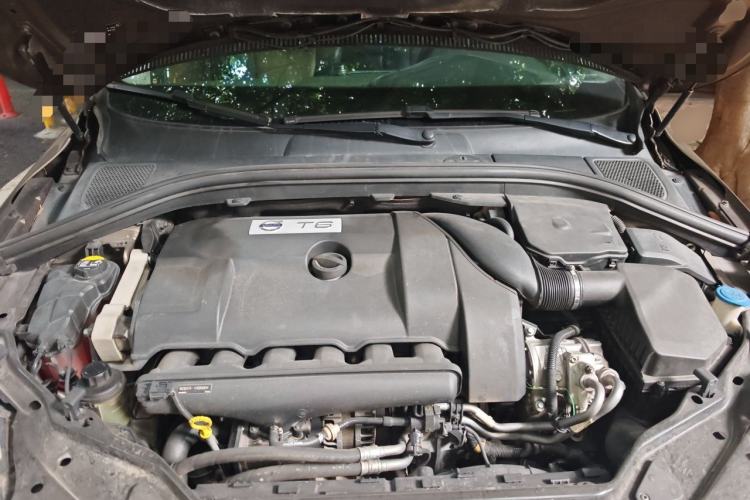 Used Volvo XC60 2014 T6 Zhiyi Edition Engine Bay
