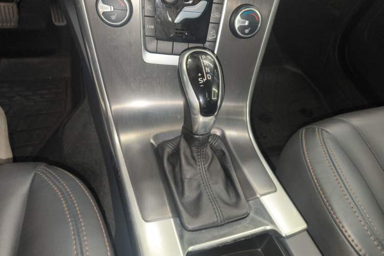 Used Volvo XC60 2014 T6 Zhiyi Edition Gear Lever