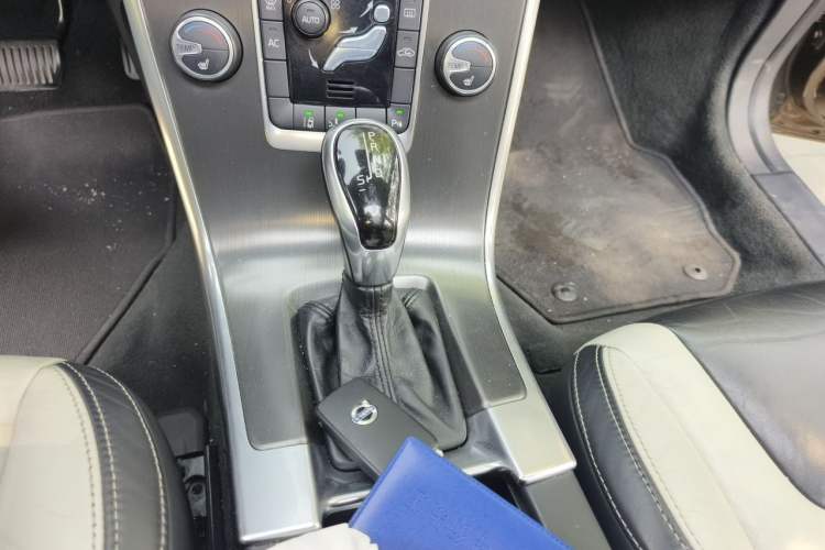 Used Volvo XC60 2014 T5 Zhiya Edition Gear Lever