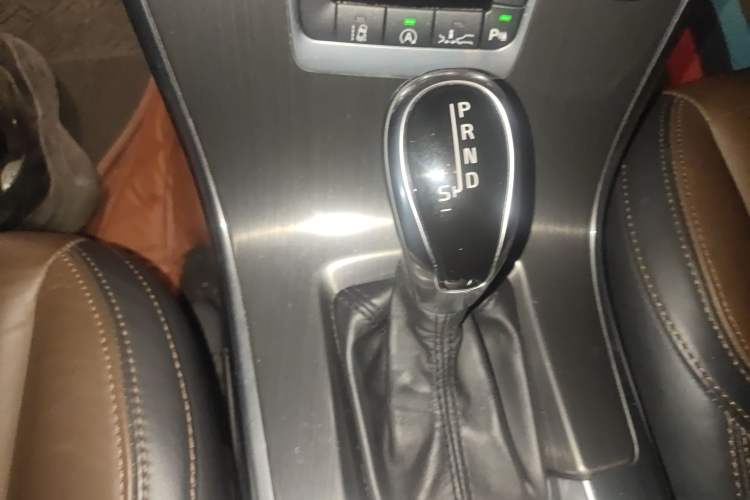 Used Volvo XC60 2014 Restyled T5 Zhiya Edition Gear Lever
