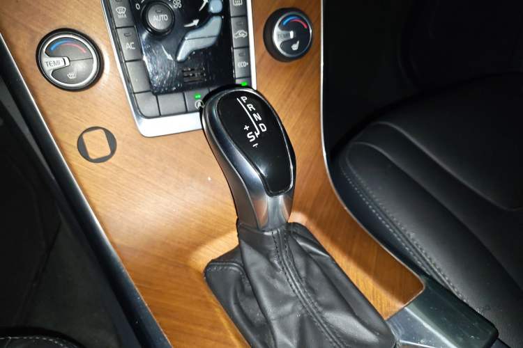Used Volvo XC60 2014 Facelift T5 Zhiyi Edition Gear Lever
