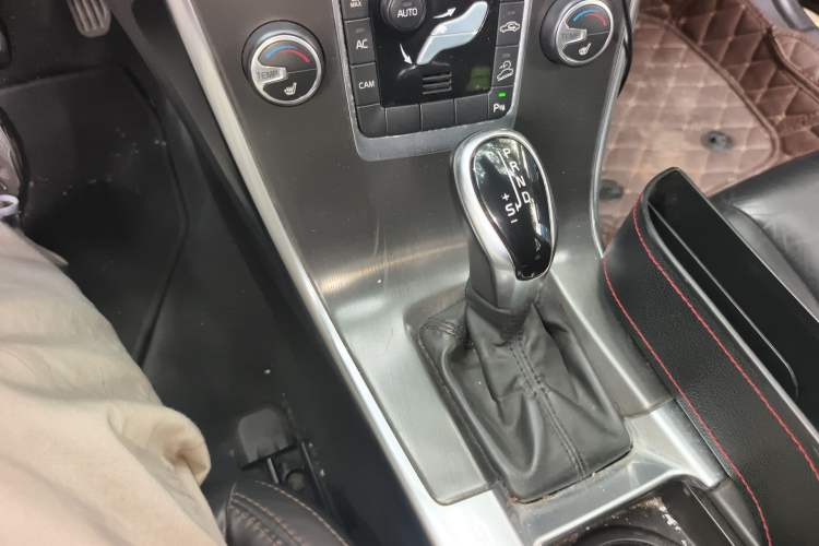 Used Volvo XC60 2014 T6 Zhiyi Edition Gear Lever