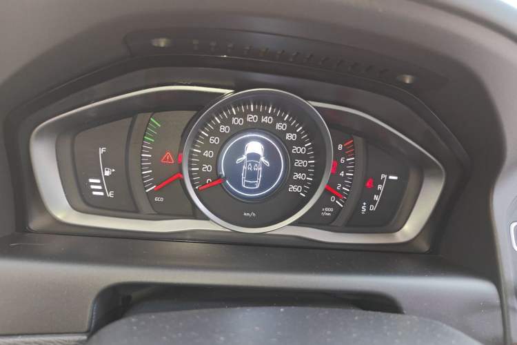 Used Volvo XC60 2014 T5 Zhiyi Edition Instrument Cluster