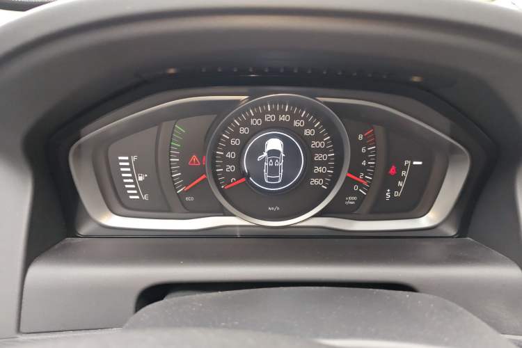 Used Volvo XC60 2014 T5 Zhiyi Edition Instrument Cluster