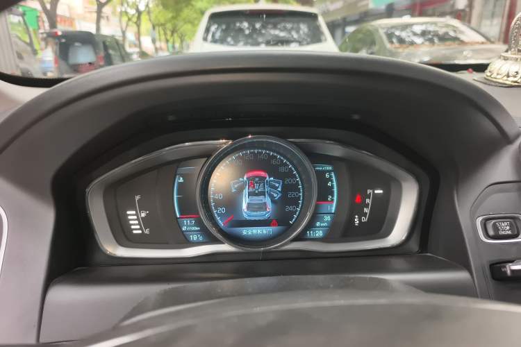 Used Volvo XC60 2014 T6 Zhiyi Edition Instrument Cluster