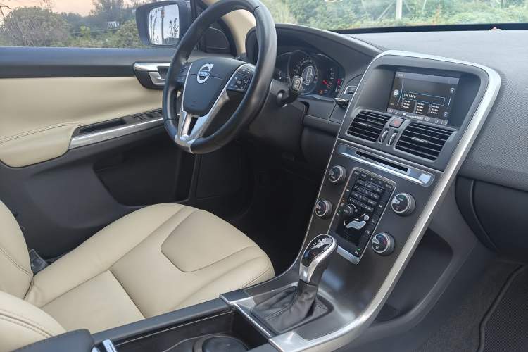 Used Volvo XC60 2014 T5 Zhiyi Edition Interior 10