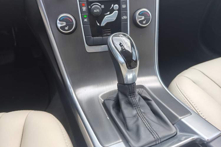 Used Volvo XC60 2014 T5 Zhiyi Edition Interior 2