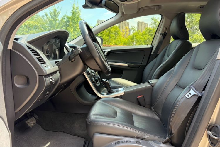 Used Volvo XC60 2014 T5 Zhiyi Edition Interior 2