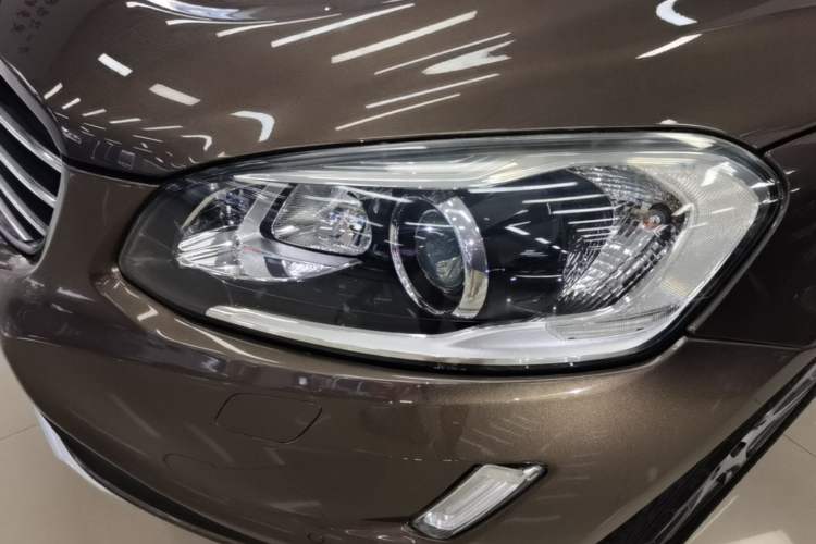 Used Volvo XC60 2014 T5 Zhiyi Edition Left Front Headlight