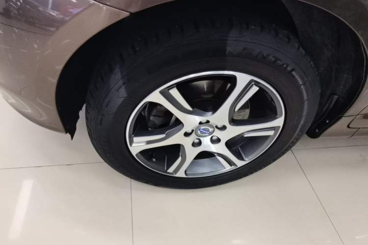 Used Volvo XC60 2014 T5 Zhiyi Edition Left Front Wheel Hub