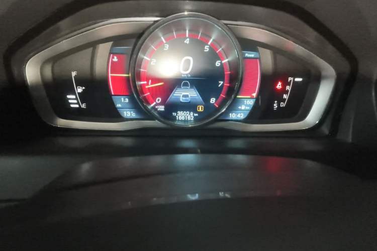 Used Volvo XC60 2014 T5 Zhiya Edition Odometer Close Up