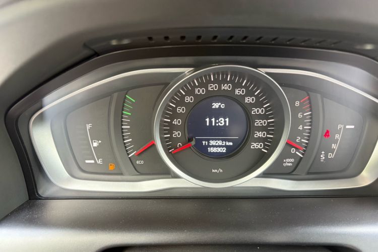 Used Volvo XC60 2014 T5 Zhiyi Edition Odometer Close Up