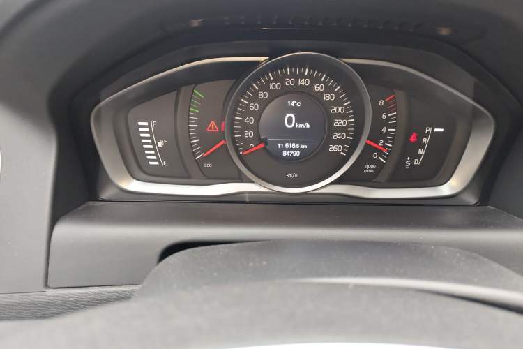Used Volvo XC60 2014 T5 Zhiyi Edition Odometer Close Up