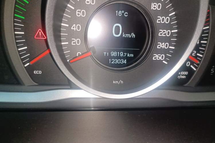 Used Volvo XC60 2014 T5 Zhiyi Edition Odometer Close Up