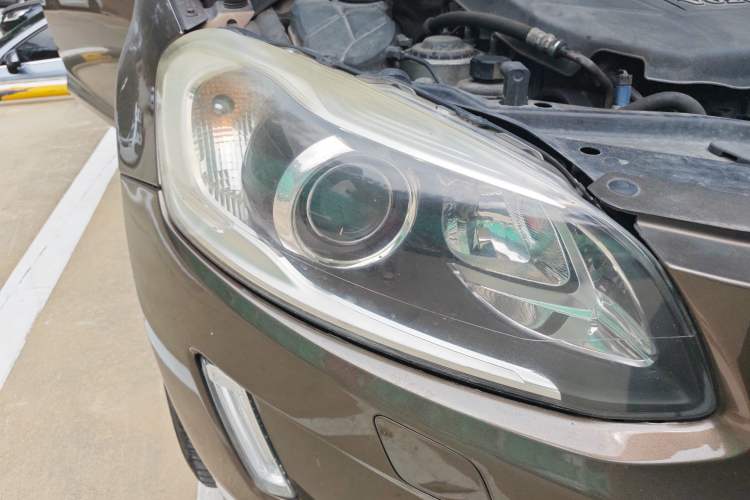 Used Volvo XC60 2014 T5 Zhiyi Edition Right Front Headlight