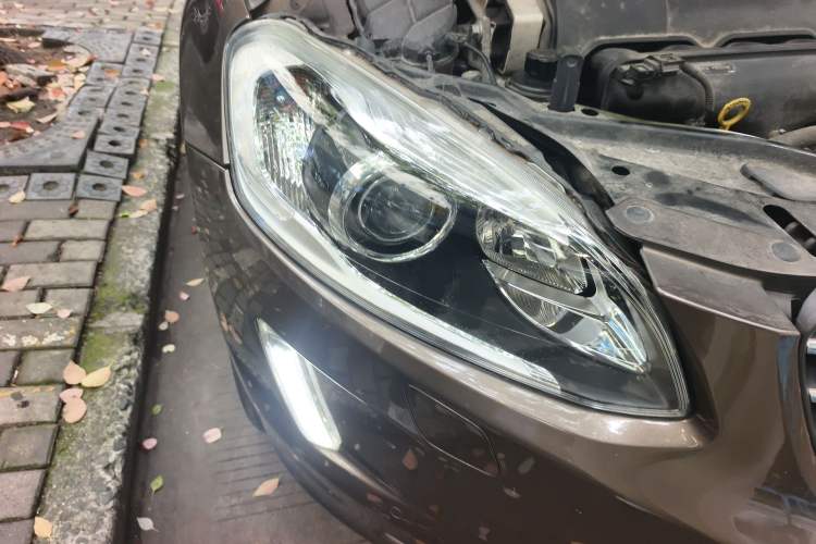 Used Volvo XC60 2014 T6 Zhiyi Edition Right Front Headlight