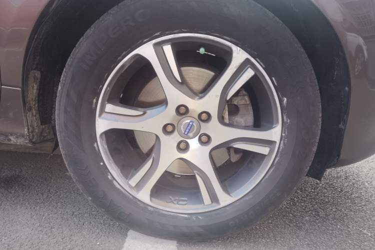 Used Volvo XC60 2014 Facelift T5 Zhiyi Edition Right Front Wheel Hub