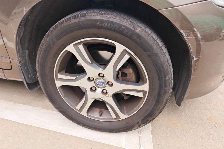 Used Volvo XC60 2014 T5 Zhiyi Edition Right Front Wheel Hub