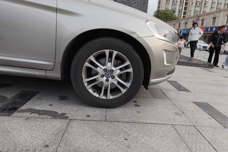 Used Volvo XC60 2014 T5 Zhiyi Edition Right Front Wheel Hub