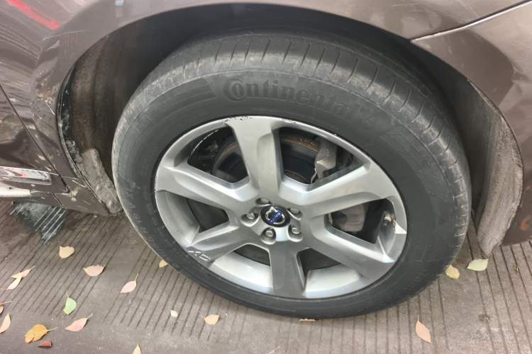 Used Volvo XC60 2014 T6 Zhiyi Edition Right Front Wheel Hub