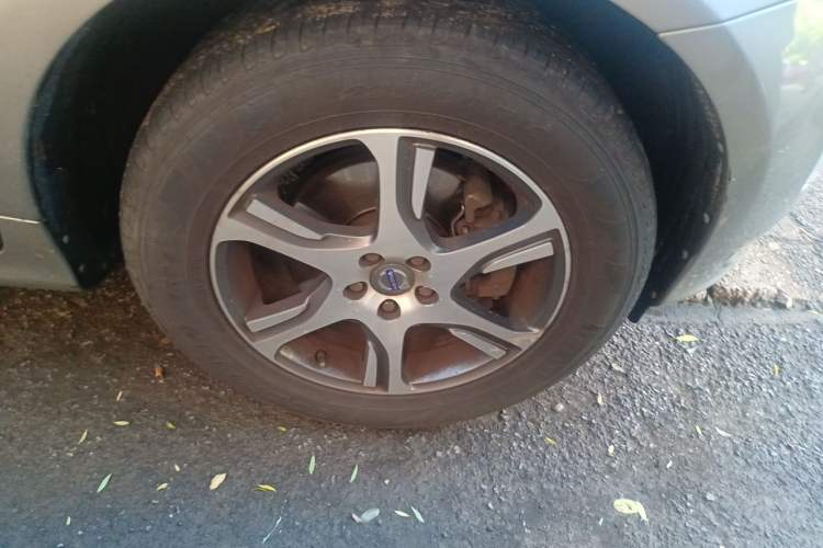 Used Volvo XC60 2014 T5 Zhiyi Edition Right Front Wheel Hub