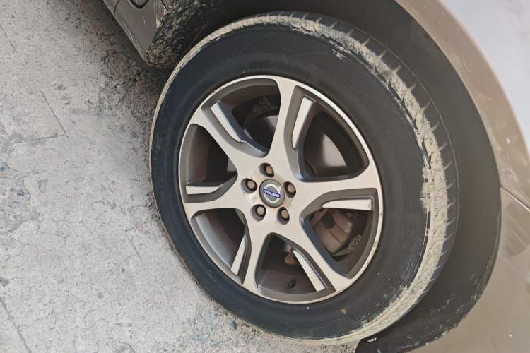 Used Volvo XC60 2014 T5 Zhiya Edition Right Front Wheel Hub