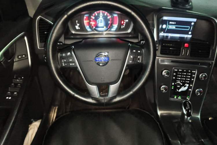 Used Volvo XC60 2014 T5 Zhiya Edition Steering Wheel
